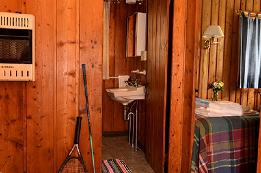 3 Bedroom Cabin Bathroom